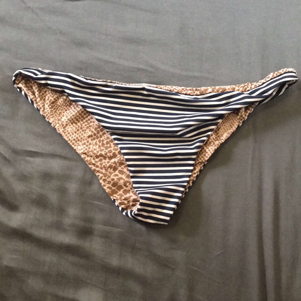 Acacia bottom size large
